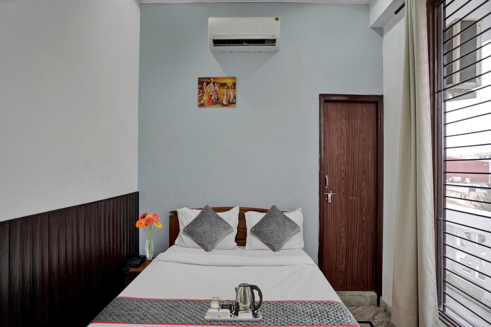 Collection O Samira Residency Near Botanic Garden Of Indian Republic Hotel Noida Exterior foto
